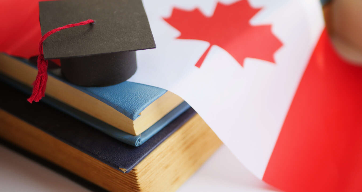WHAT MAKES CANADA ONE OF THE BEST COUNTRIES FOR EDUCATION?