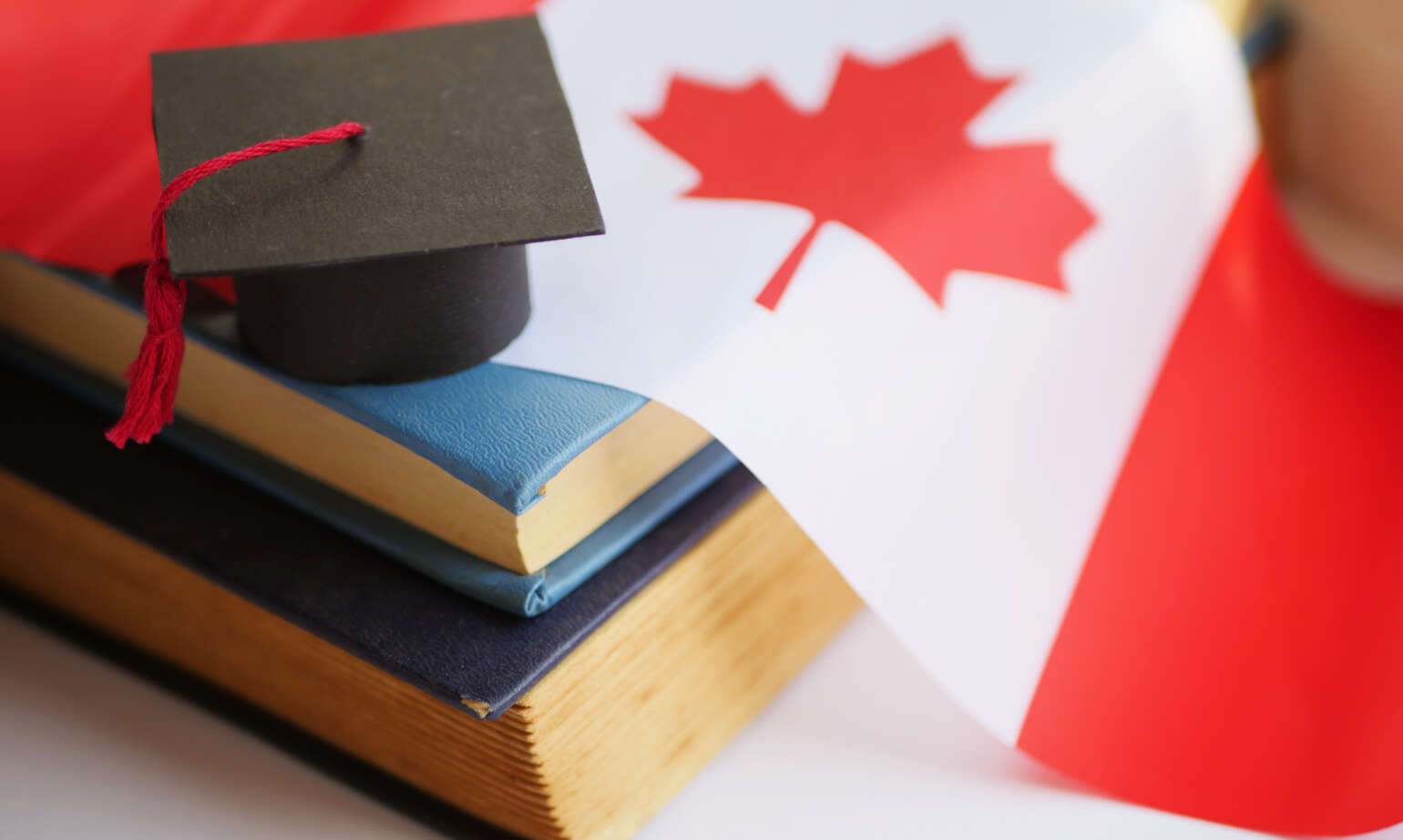 WHAT MAKES CANADA ONE OF THE BEST COUNTRIES FOR EDUCATION?