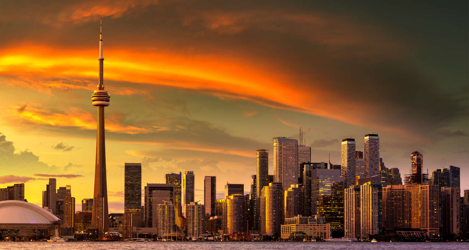 CANADA WELCOMES IMMIGRANTS