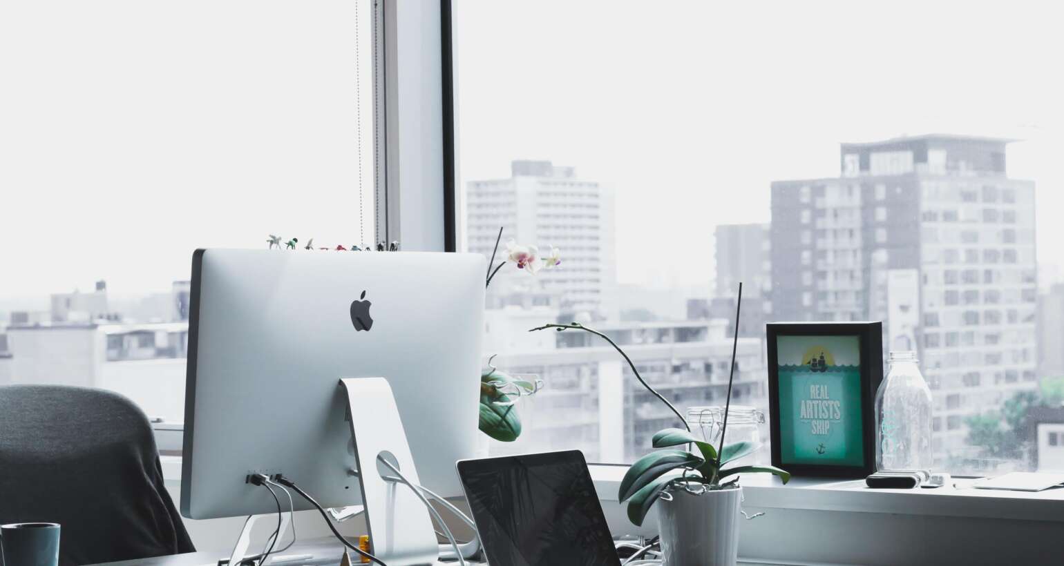 THE ROLE OF AGENCIES IN RETAINING CANADIAN COLLEGE ENTRANTS TO INTERNATIONAL COLLEGE