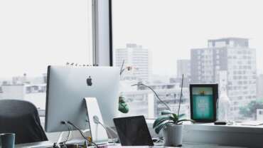 THE ROLE OF AGENCIES IN RETAINING CANADIAN COLLEGE ENTRANTS TO INTERNATIONAL COLLEGE